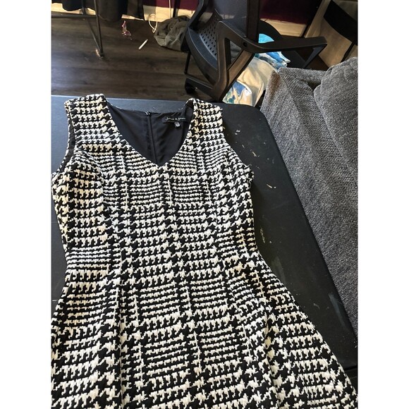 Jasmine and Juliana xs dress - Picture 3 of 4